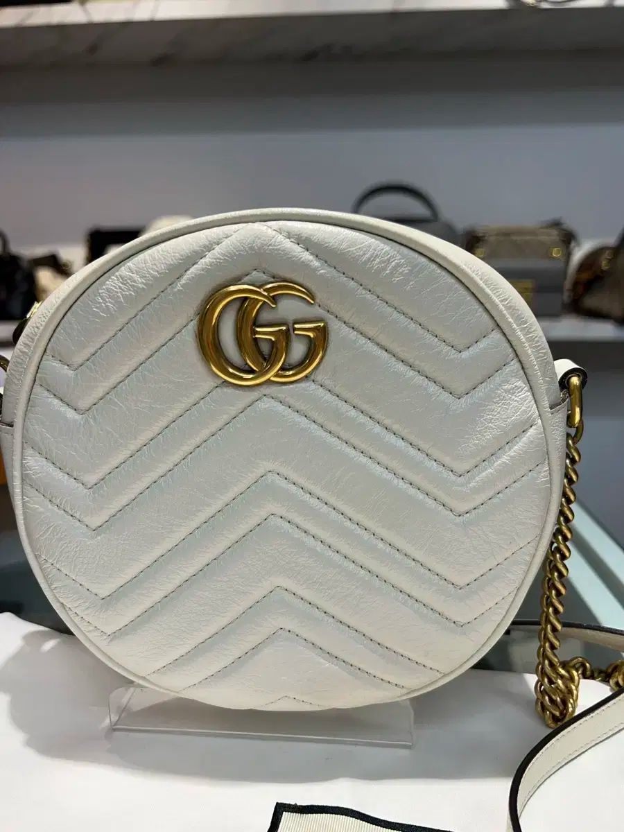 GUCCI グッチ マモント ラウンド GG ミニ クロスバック 白