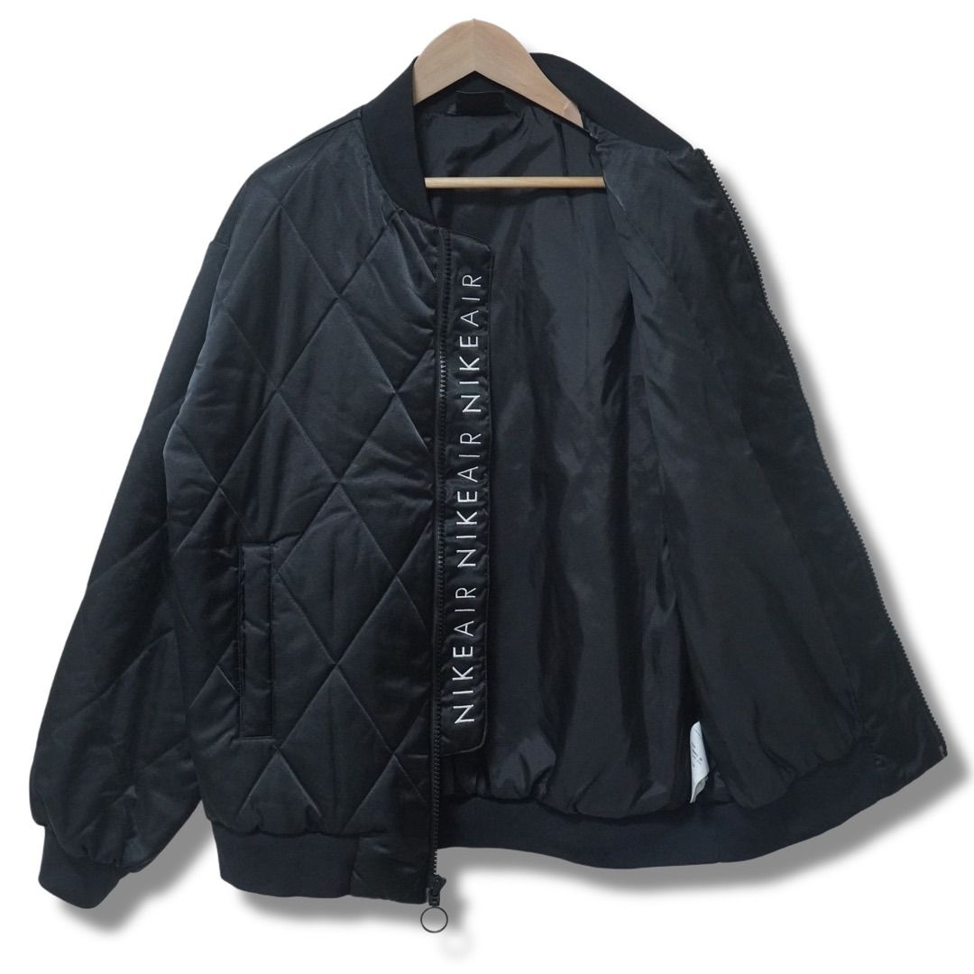 NIKE キルティングジャケット　黒 ナイキ NIKE キルティングジャケット M ブラック ユニセックス 中綿