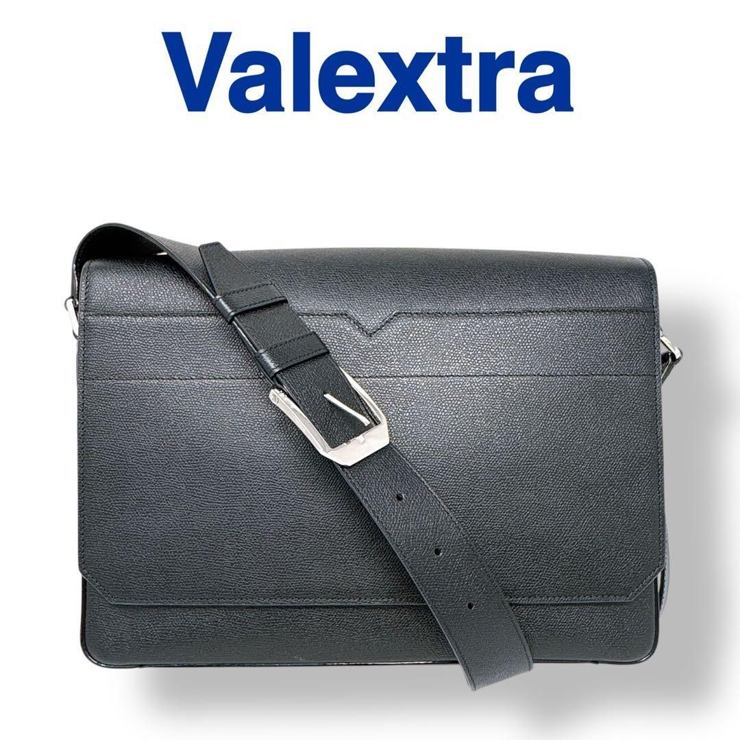 ヴァレクストラ ショルダーバッグ Vライン メッセンジャー レザー ブラック 黒