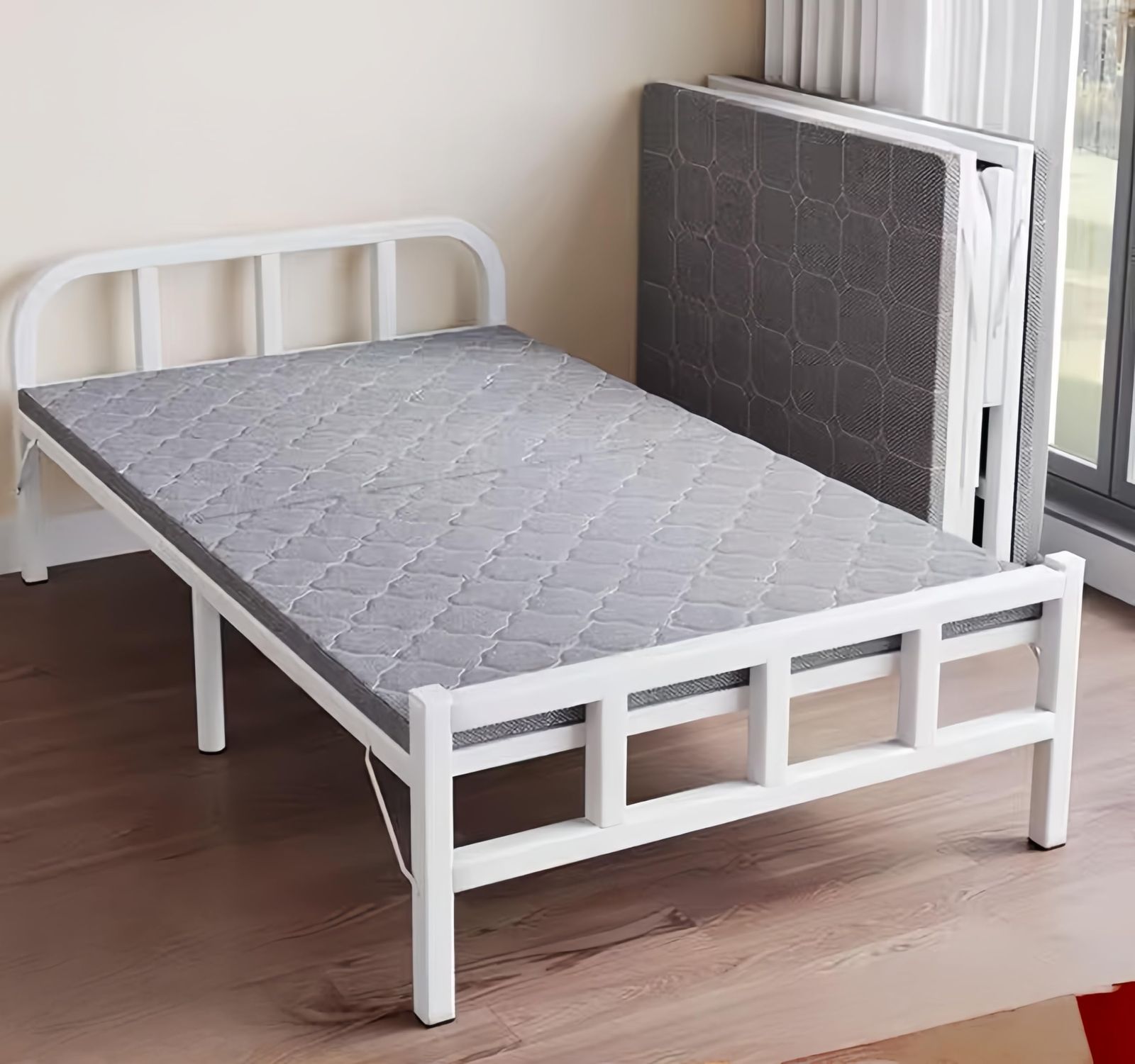 シングルベッド アウトドア用折りたたみ簡易ベッド 幅90CM コンパクト収納 室内外兼用 頑丈で耐久性がある 安定 静音 通気 完成品 組み立て不要 仮眠用 来客用 一人暮らし ホワイト 90x190x38cm