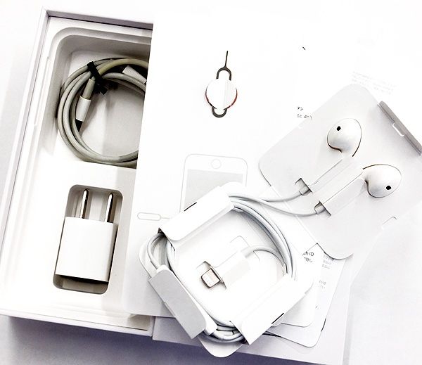 Apple(アップル) iPhone8 64GB シルバー MQ792J/A SIMフリー/au○判定 注文