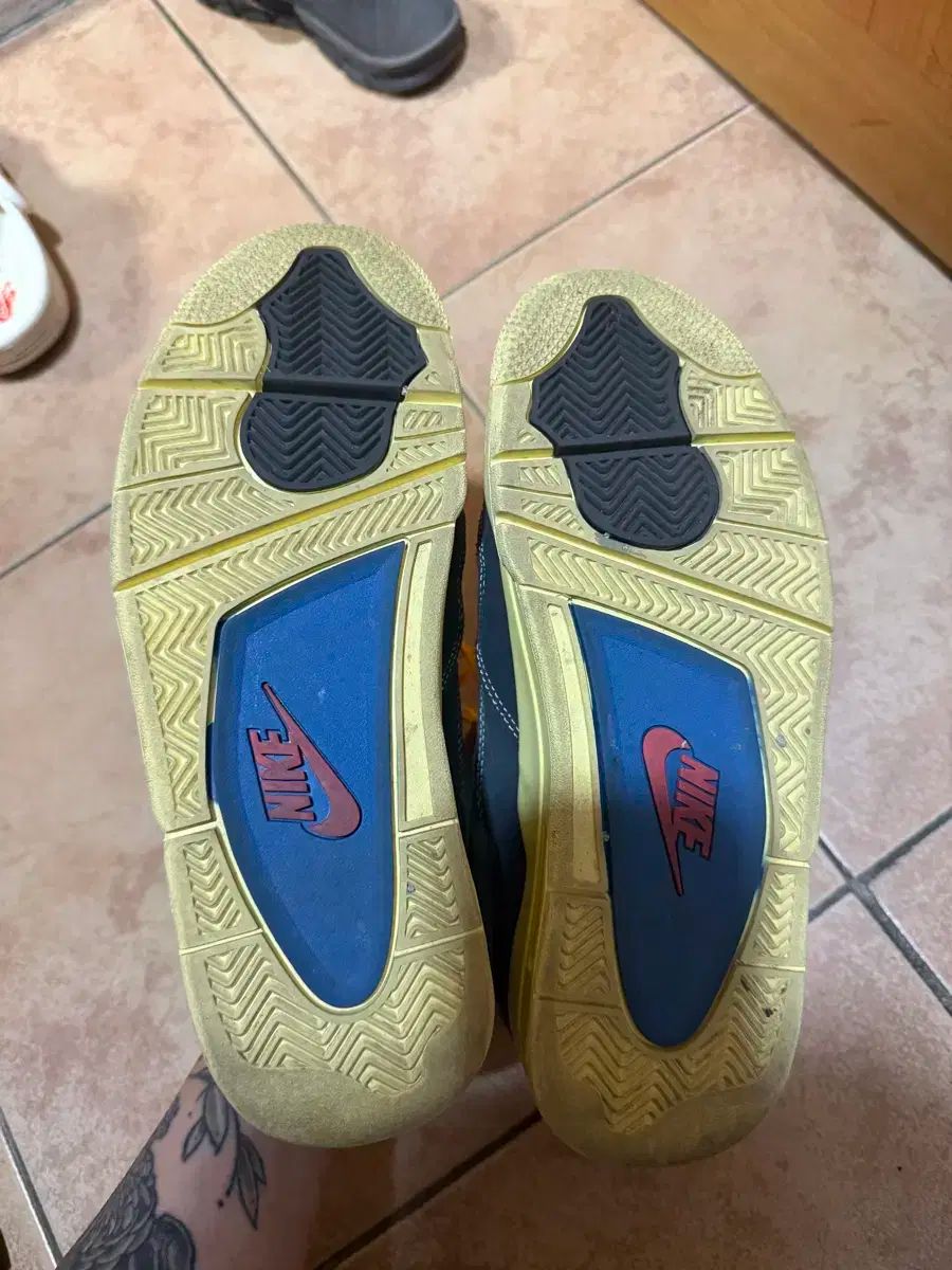 255 ジョーダン4 ユニオン ヌアール