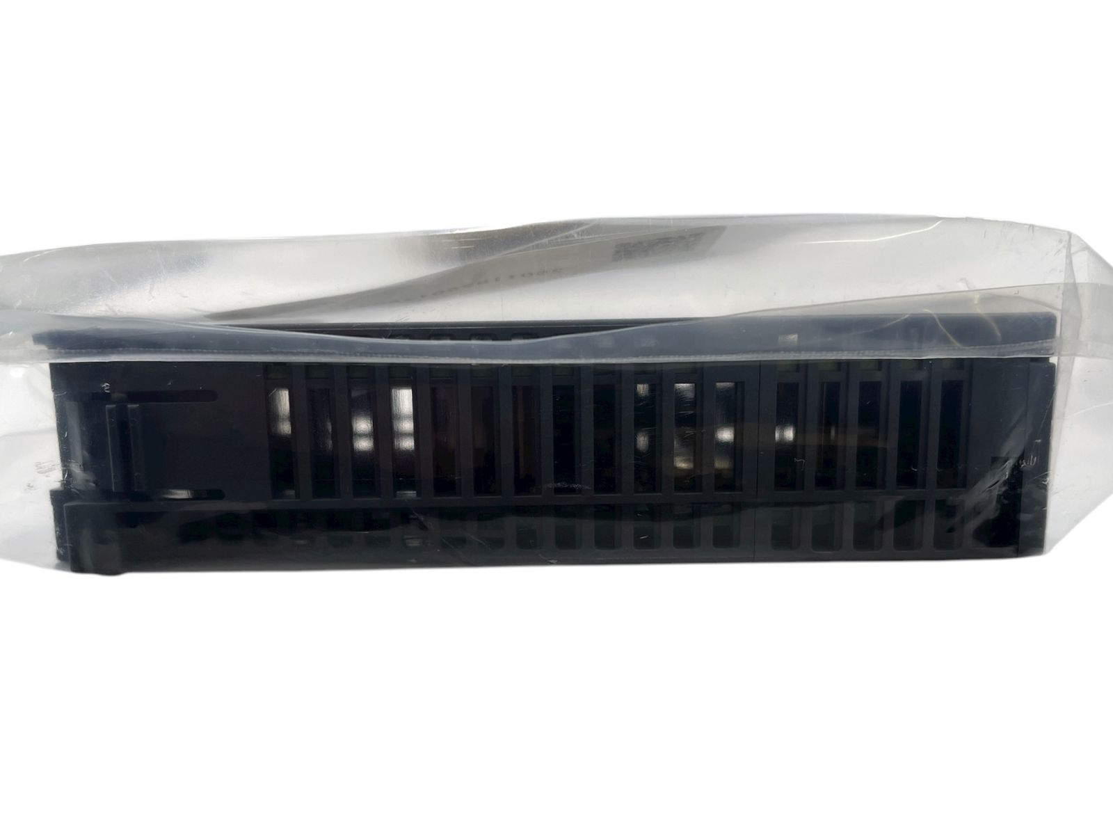 CPUユニット 外箱に破れ