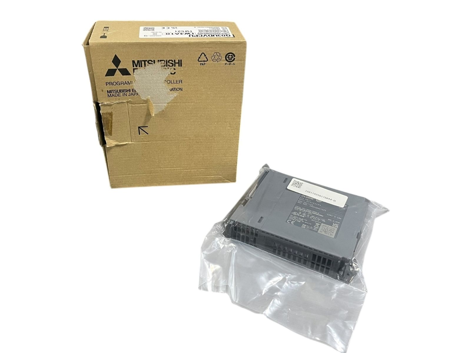 三菱電機 MELSEC Q シーケンサ CPUユニット 外箱に破れ へこみあり 本体