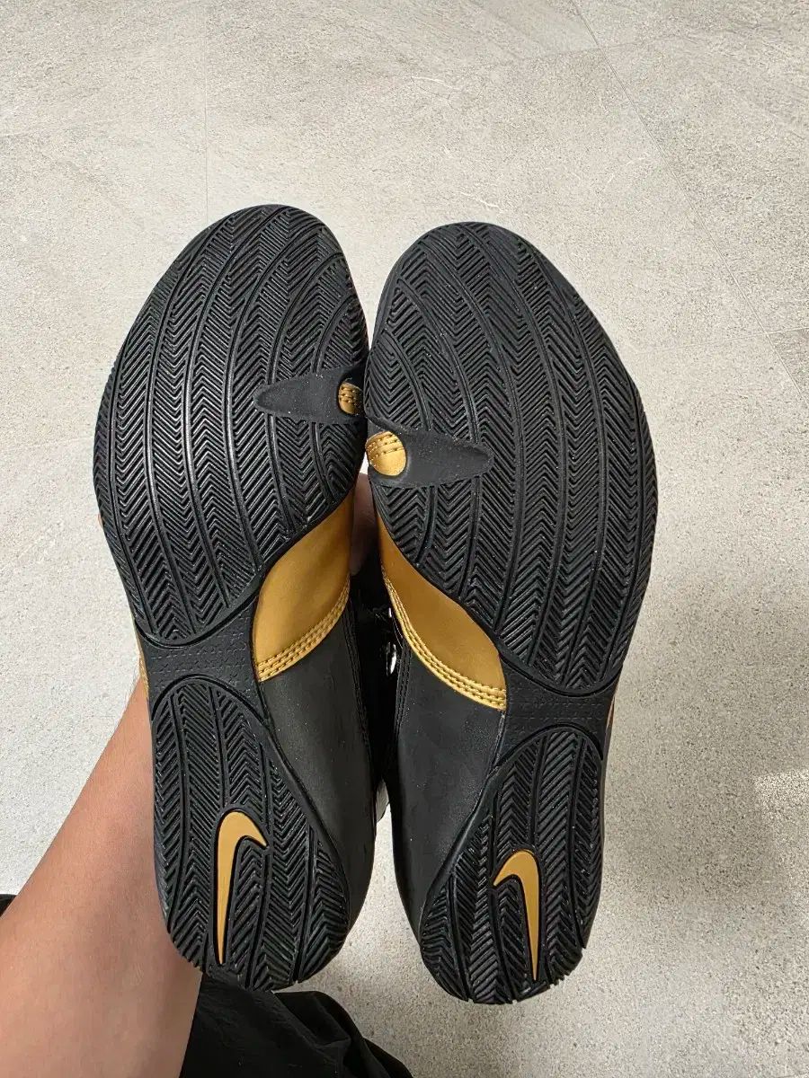 ナイキ ハイパーko 1 黒金 Us 8 260 mm