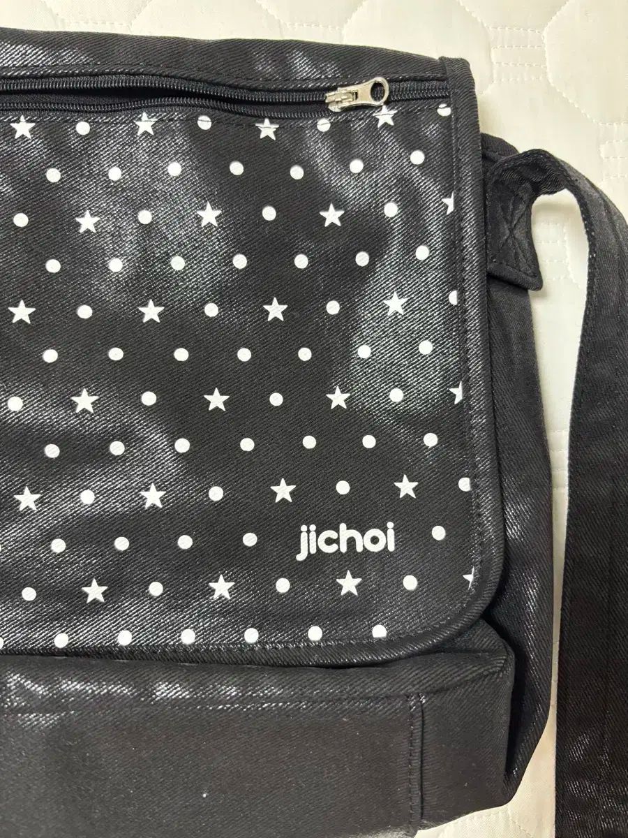 機能性 JiCHOI ジチョイ PARCO クロスバッグ ブラック 送料無料で格安。