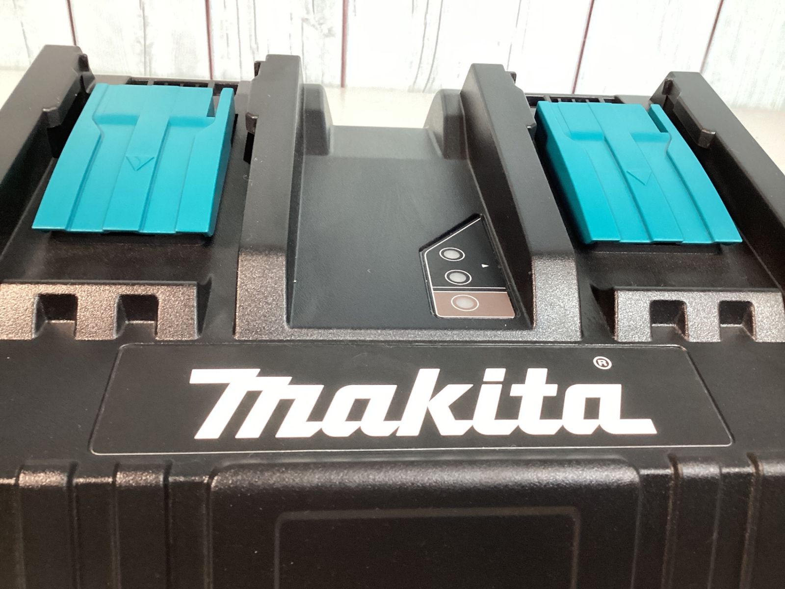  マキタ makita 2口急速充電器 DC 18 RD その他 電動工具 エア工具