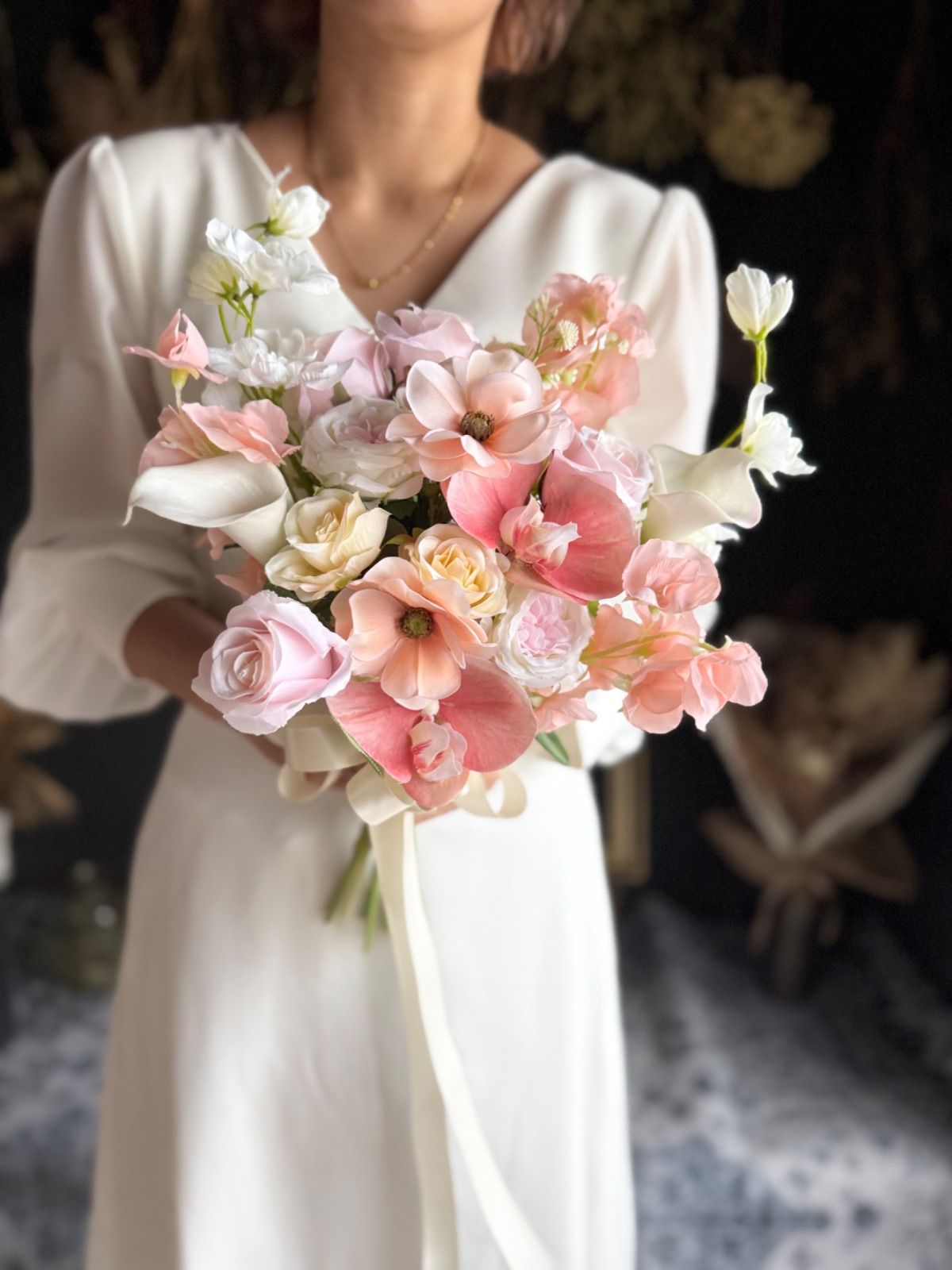 レンタル戻り アプリコットピンク×ホワイトクラッチブーケ ブートニア