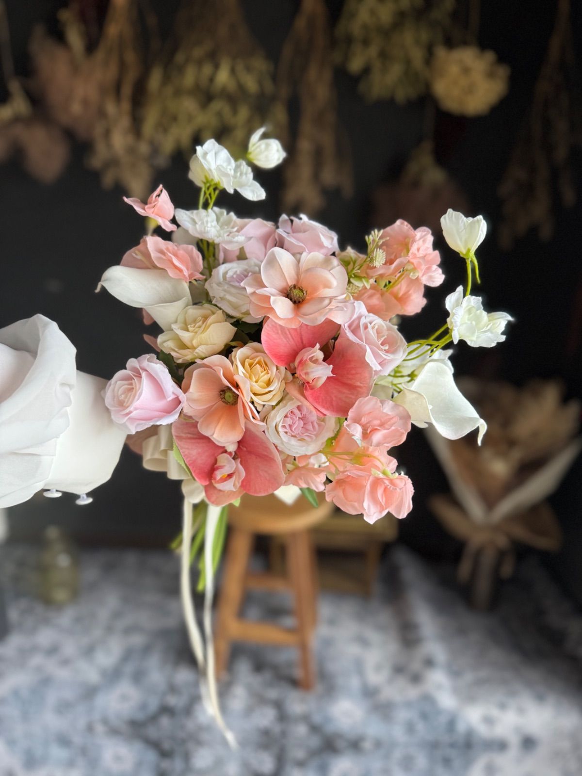 レンタル戻り】アプリコットピンク×ホワイトクラッチブーケ