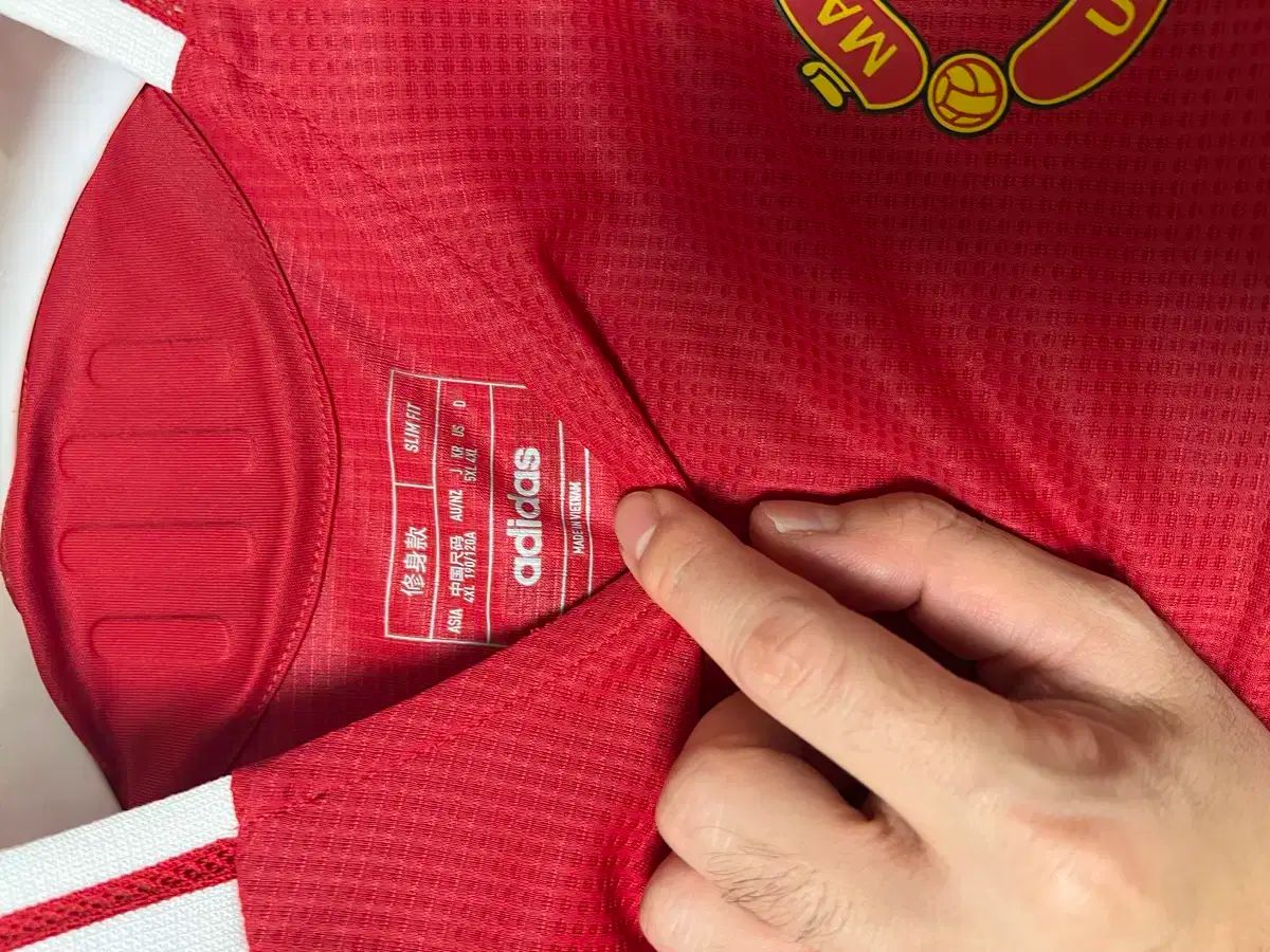 24 25 MANCHESTER UNITED FC HOME アセンティック マグワイア