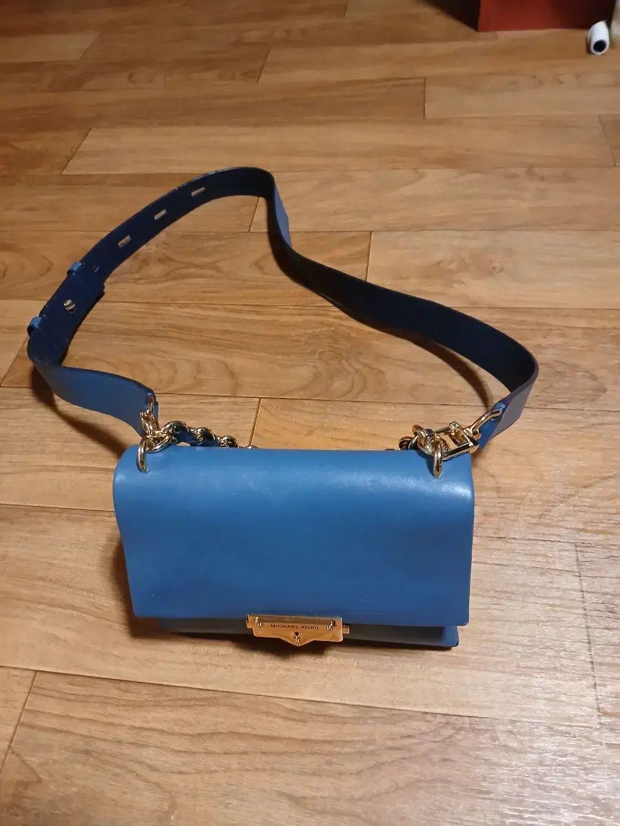 マイケルコース ブルー