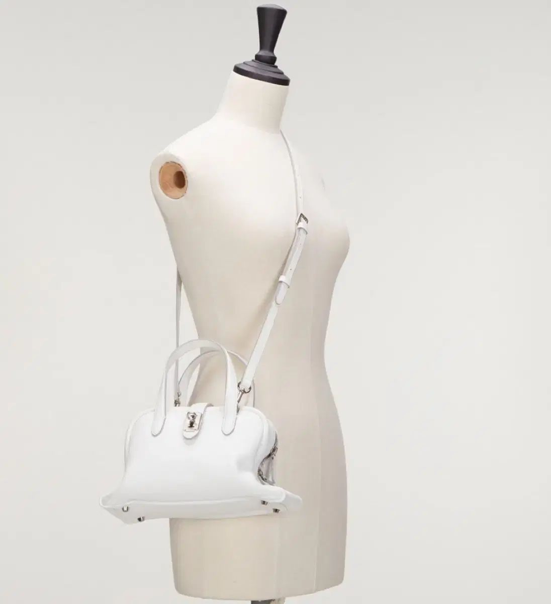 vunque トゥー トーク トート スモール 白 バッグ