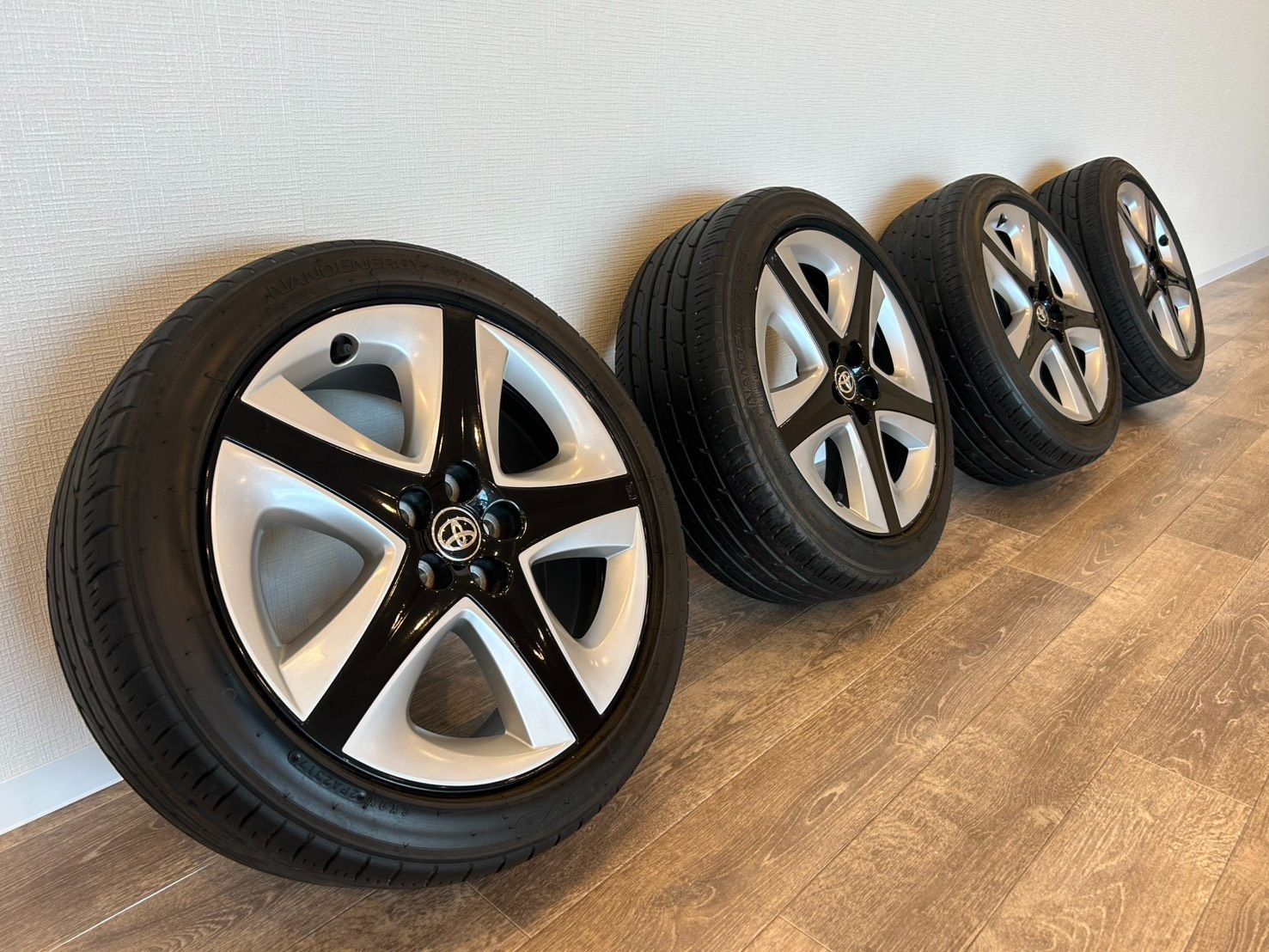 TOYOTA トヨタ プリウス 50系 ツーリング ホイール 215 45 R 17 4本セット