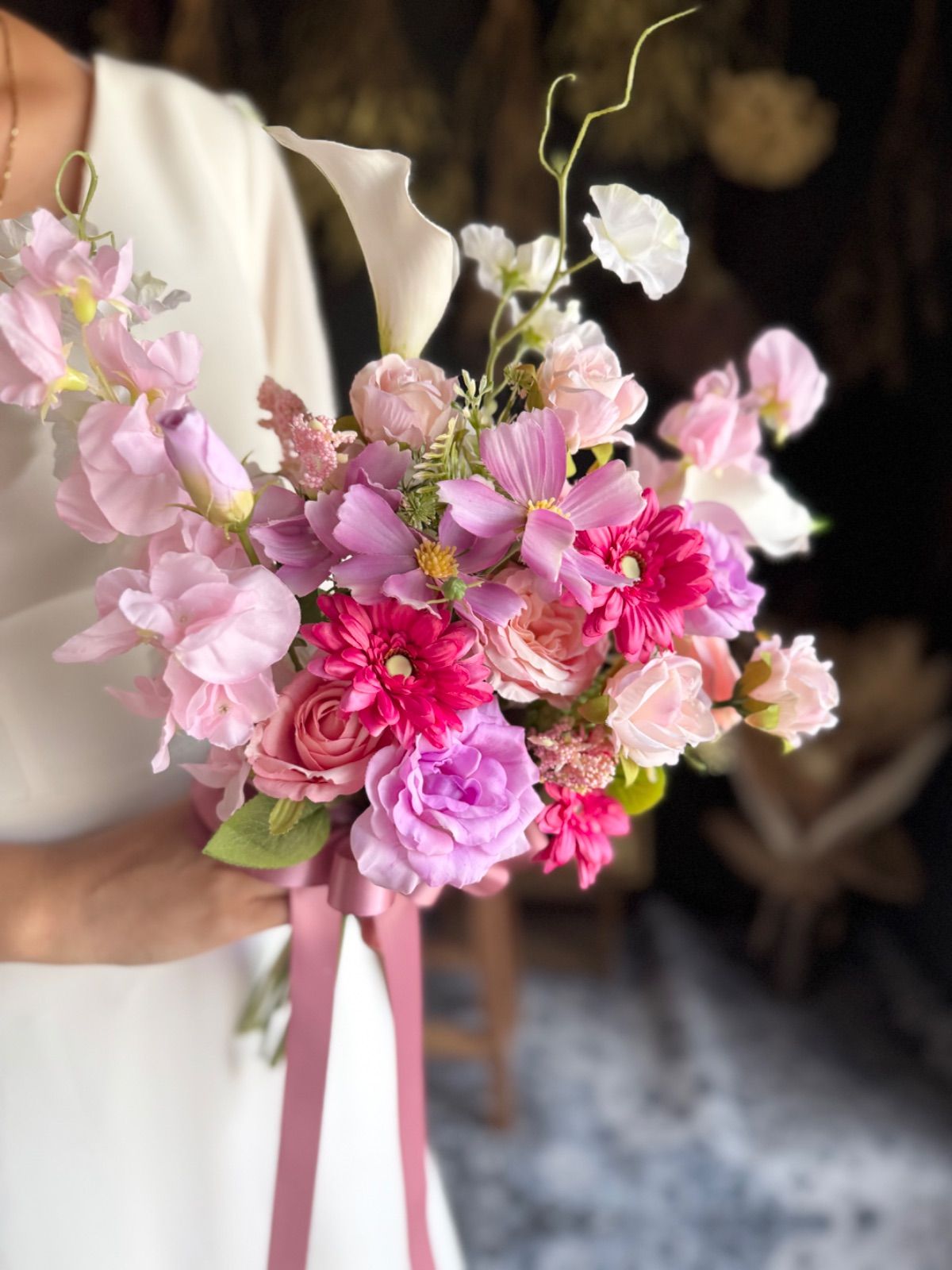 ピンクガーベラ×ホワイトクラッチブーケ☆ブートニア 芍薬ブーケ