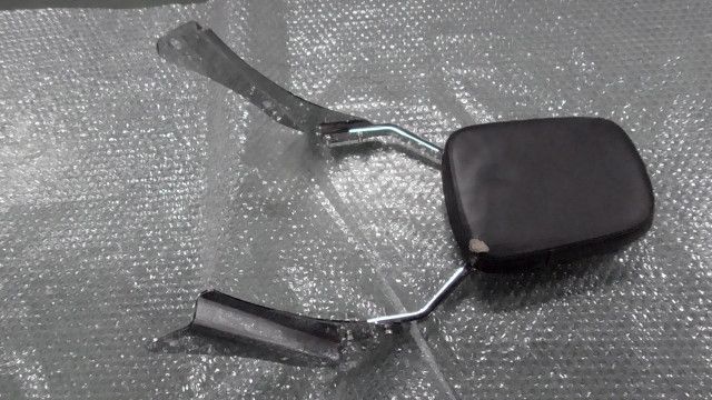 シャドウスラッシャー400 NC 40 の バックレスト 破れ