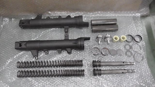 GSR 400 GK 7 DA の フォークセット