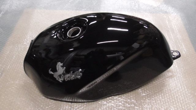 バリオス ZR 250 A 061 xxx の タンク 少錆