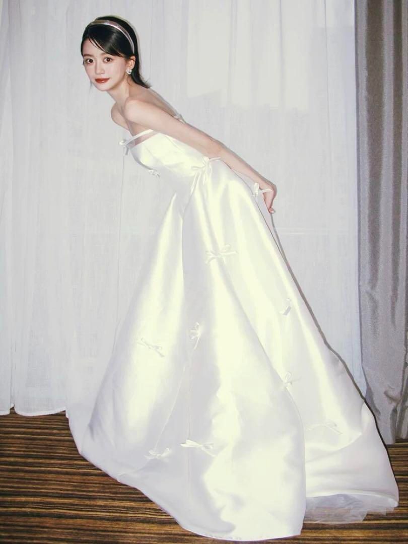 ワンポイントデザイン デコルテ