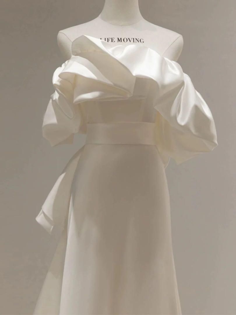 胸元ボリューム魅力的エンパイアドレス 結婚式用