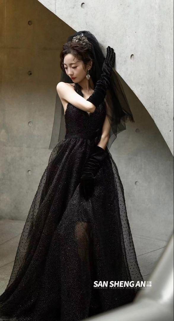 ホルターネック☆煌めくロングドレス☆パーティー用ブラックエレガンス