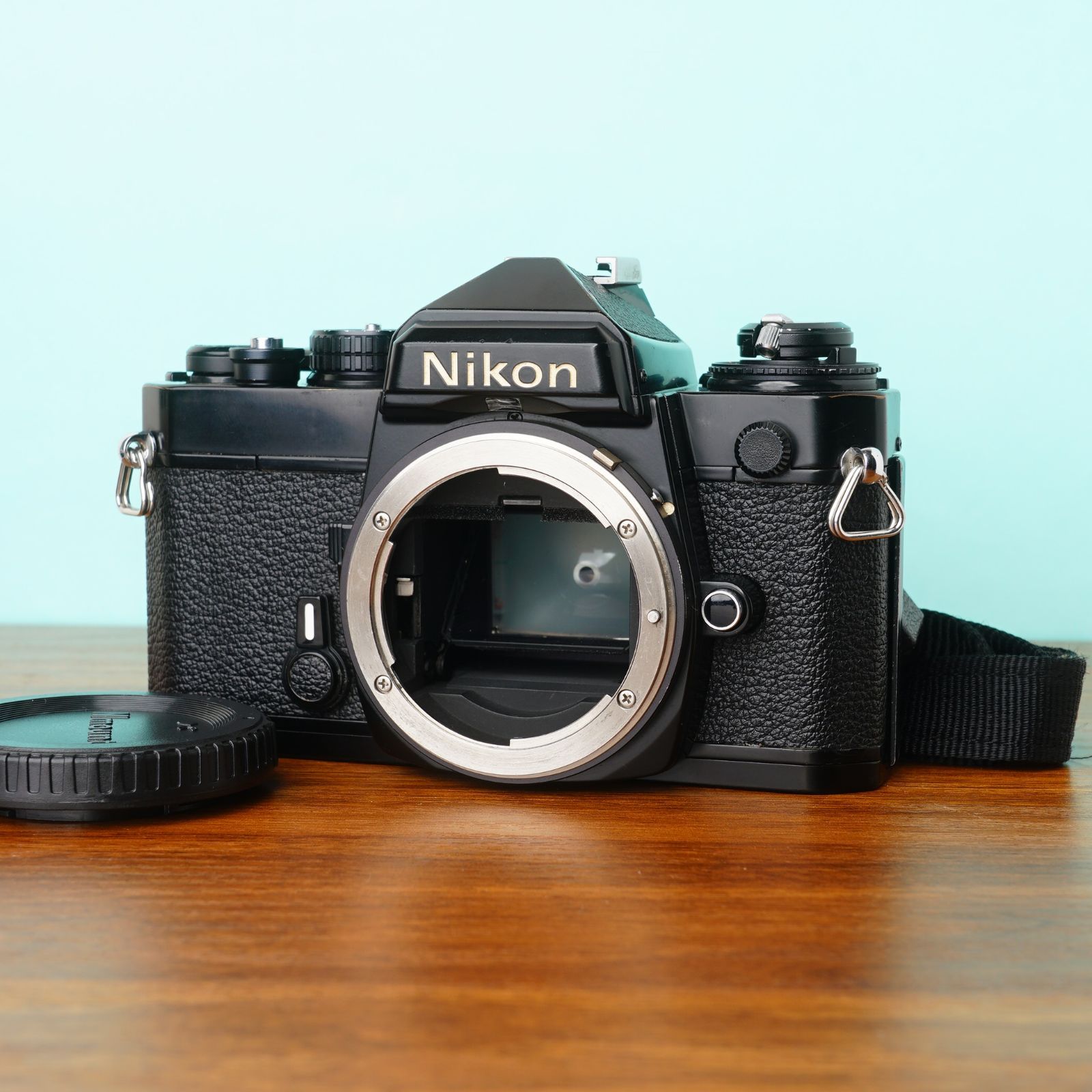 完動品 ニコン FE ブラック ボディ フィルムカメラ 防湿庫管理 ストラップ付き 85
