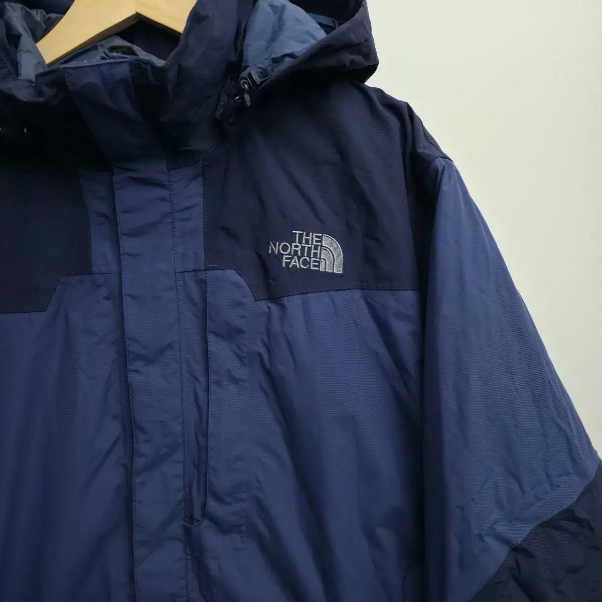 ウィンドブレーカー ネイビー