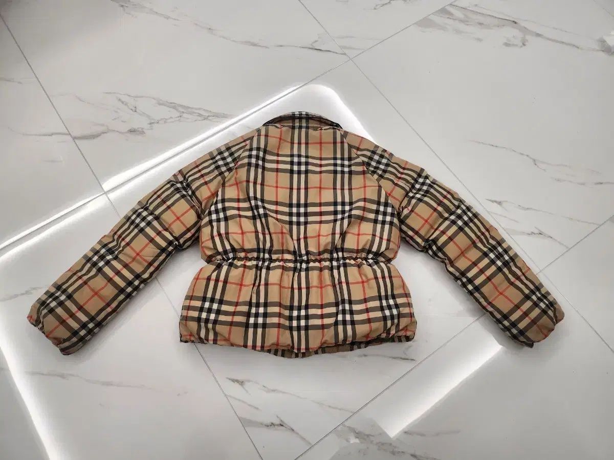 バーバリー キッズ チェック ショートダウン 8 Y