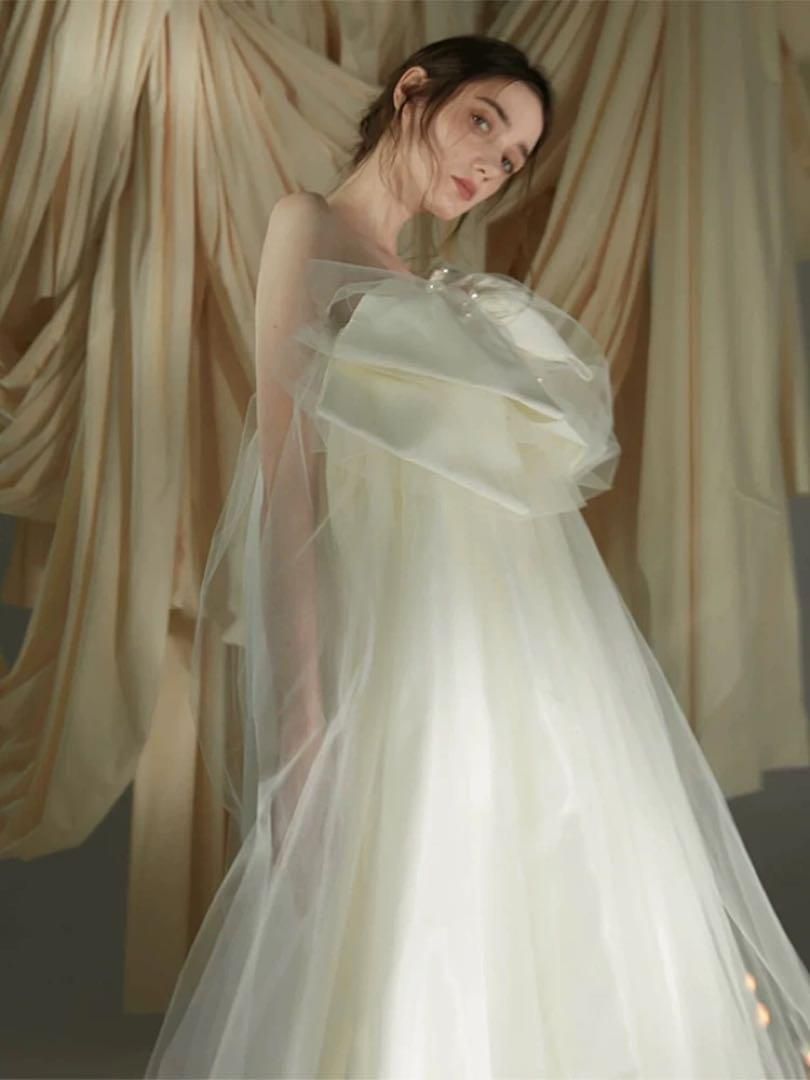 ウェディングドレス リボンデザイン ボリュームあるデザイ