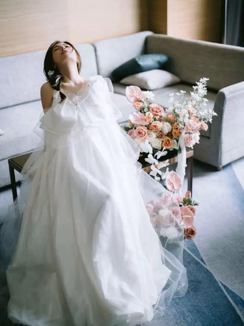 ウェディングドレス リボンデザイン