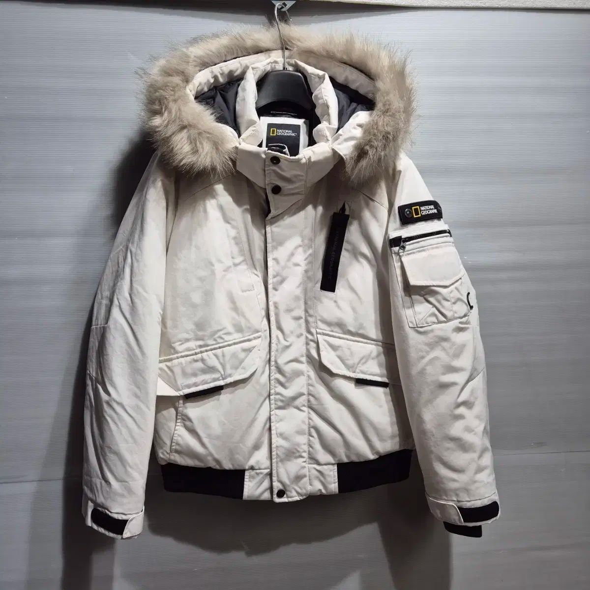 【新品】NATIONAL GEOGRAPHIC ホワイト ダウンジャケット 新品】NATIONAL GEOGRAPHIC ホワイト ダウンジャケット 【公式通販】