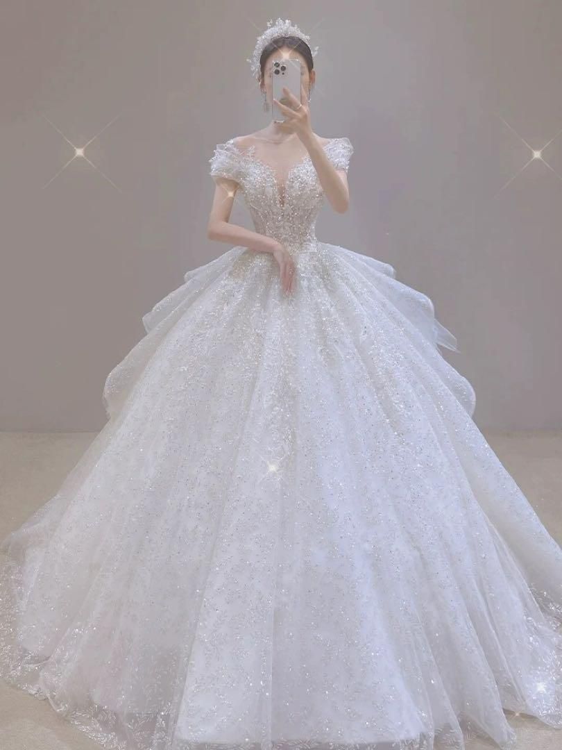 ウェディングドレス キラキラストーン＆パール ボリュームロングトレーン