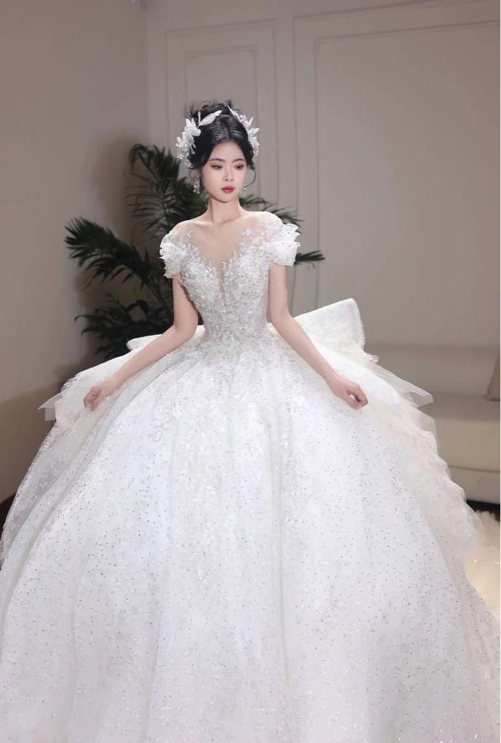 キラキラストーン＆パール ボリュームロングトレーン