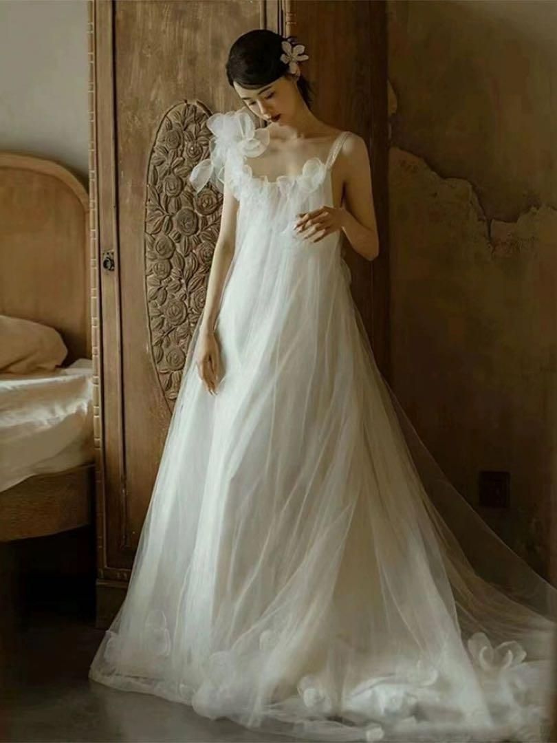 純白ウェディングドレス マタニティ対応でガーデンウェディングやお色直しに