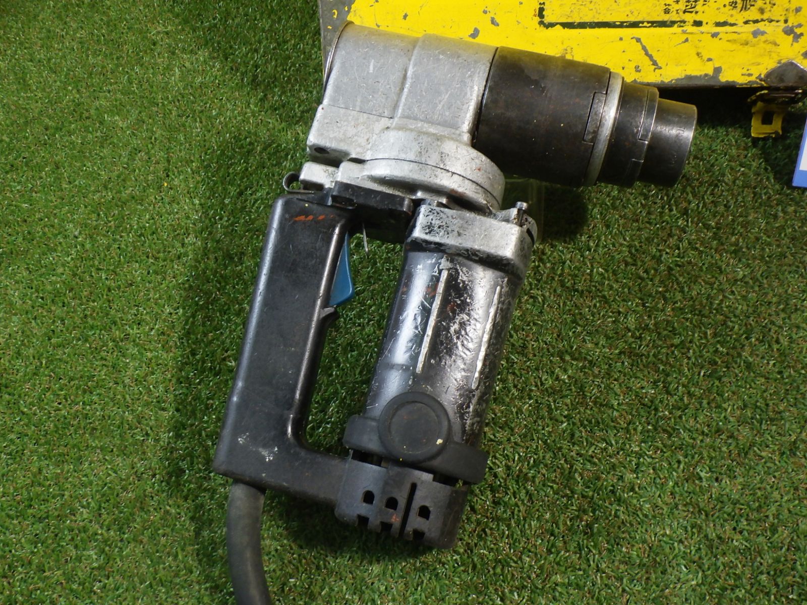 緩め作業に 電動シャーレンチ