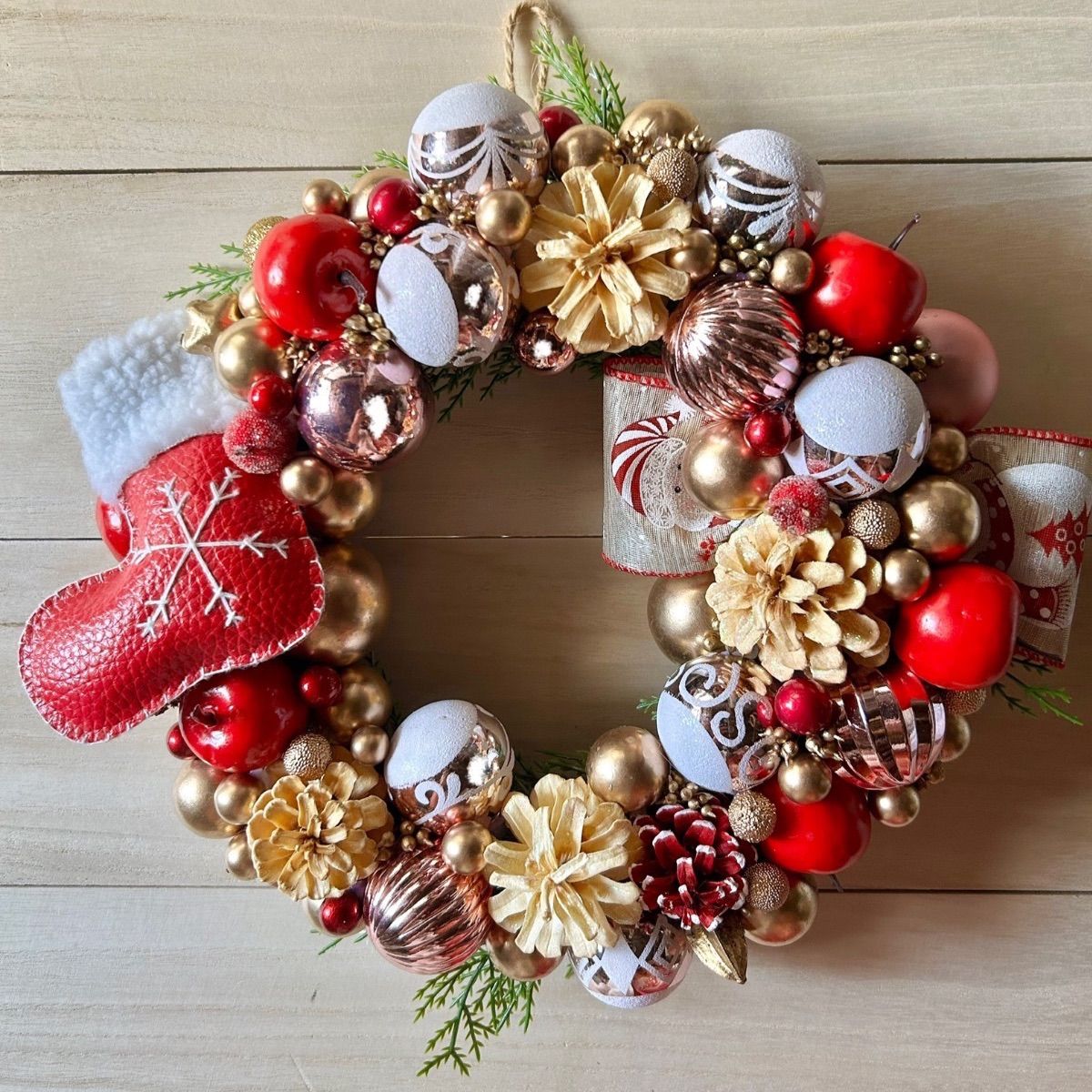 7-164 クリスマスリース Xmas Christmas ドアリース 玄関リース 木の実