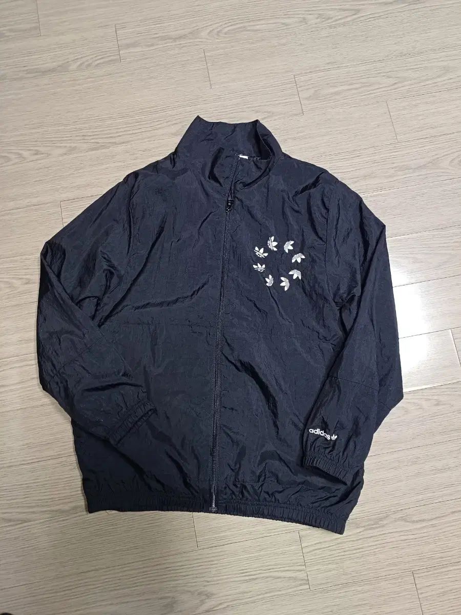 adidas ブラック ウィンドブレーカー ジャケット 85 刺繍 XS