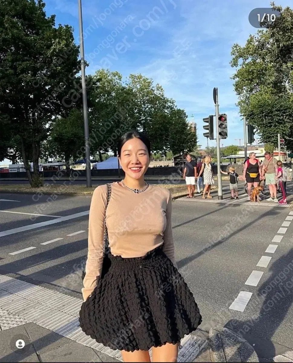 マニモアモン ボリュームシャーリング スカート