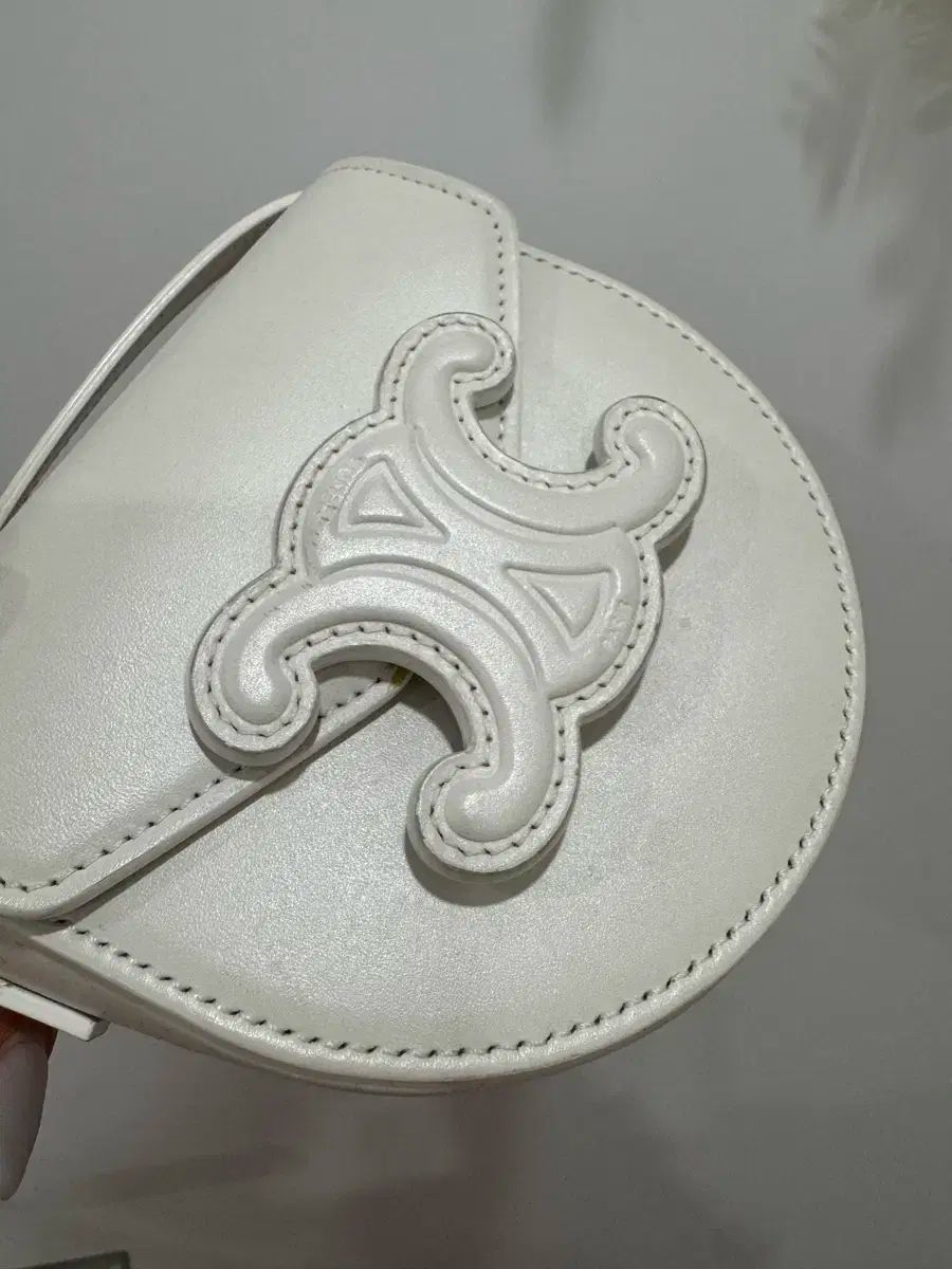 Celine セリーヌ 퀴르 ミニ ベサチェ クロスバック