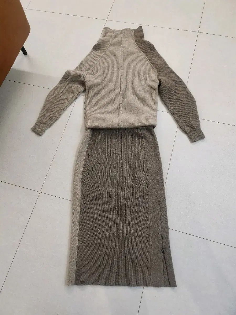 ミシャ ウール タートルネック スカート セットアップ 55サイズ