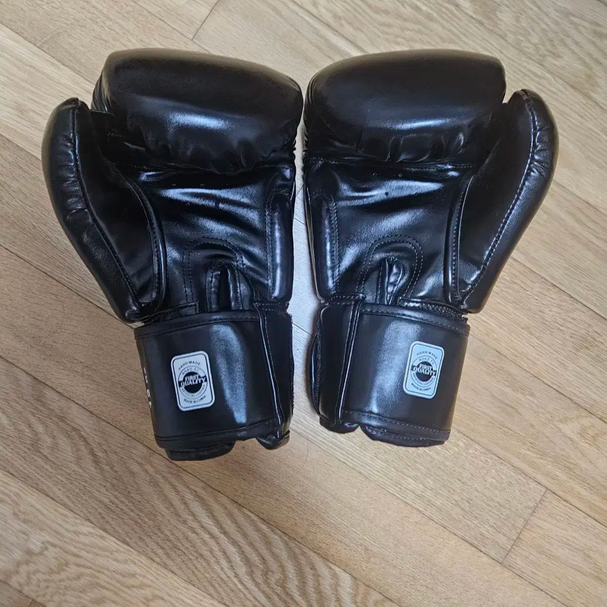 Lord of Heroes 黒色 ボクシング グローブ