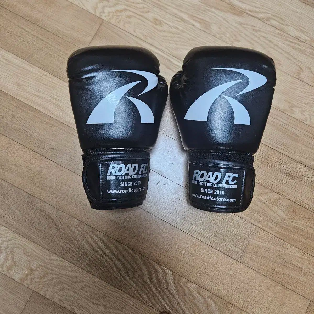 Lord of Heroes 黒色 ボクシング グローブ