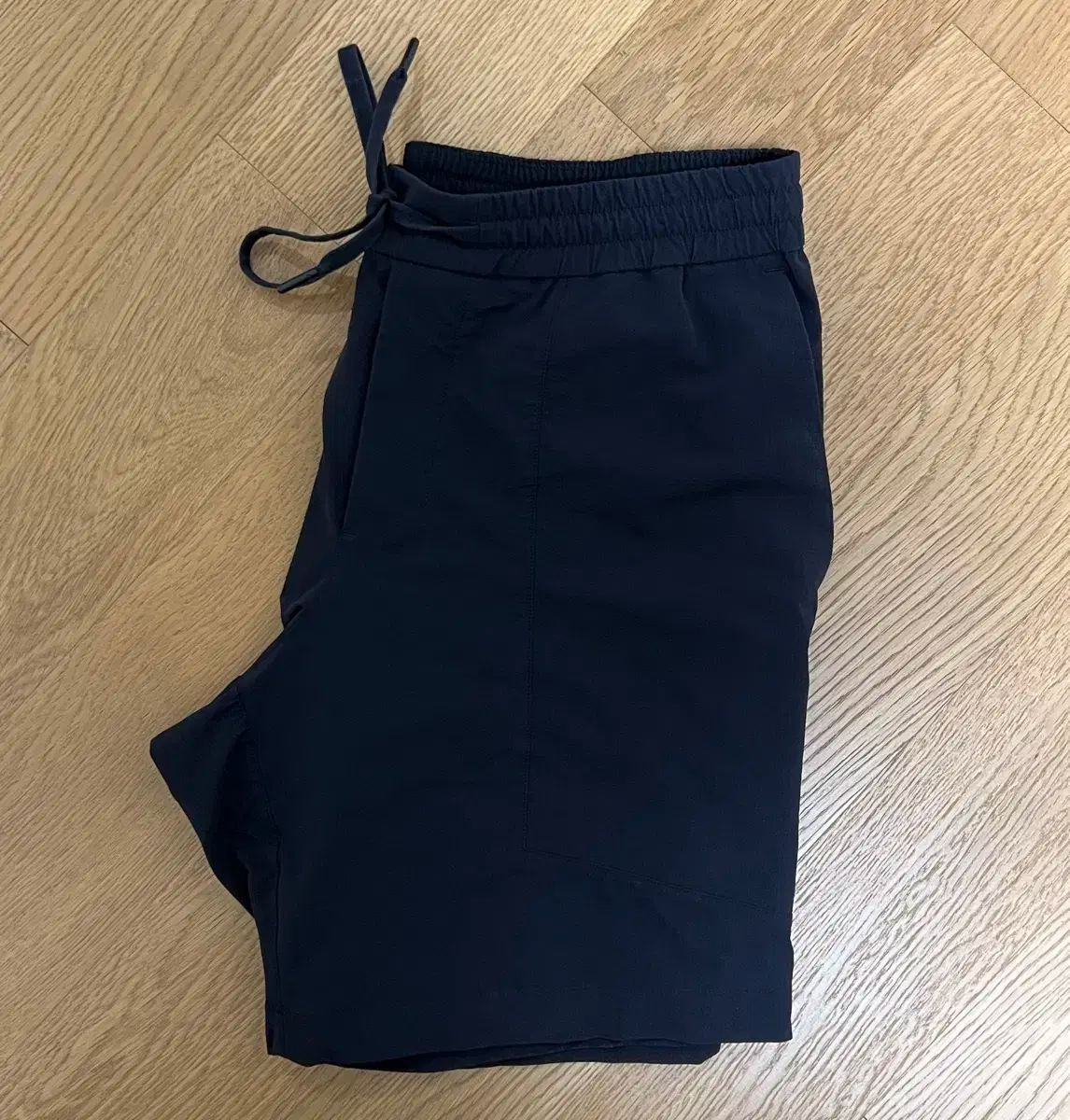 ルルレモン ボーライン 8インチ ブラック sz L