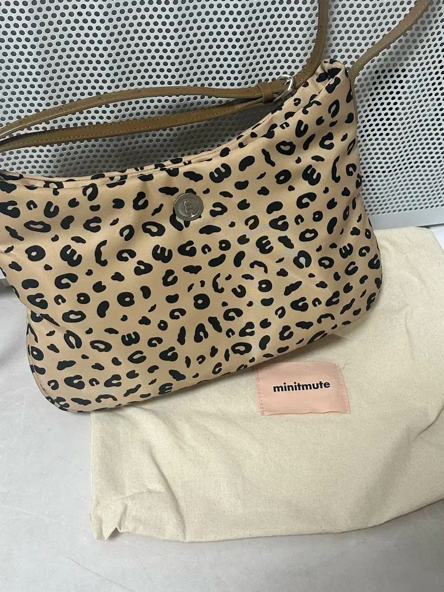 MINITMUTE ミニミュート クロソフト ヒョウ柄 レオパード