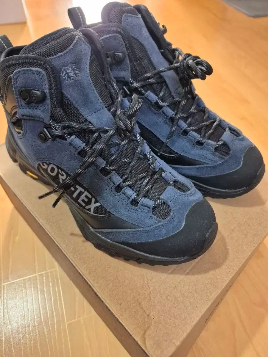 コーロンスポーツ ゴアテックス ミッド 登山靴 ネイビー