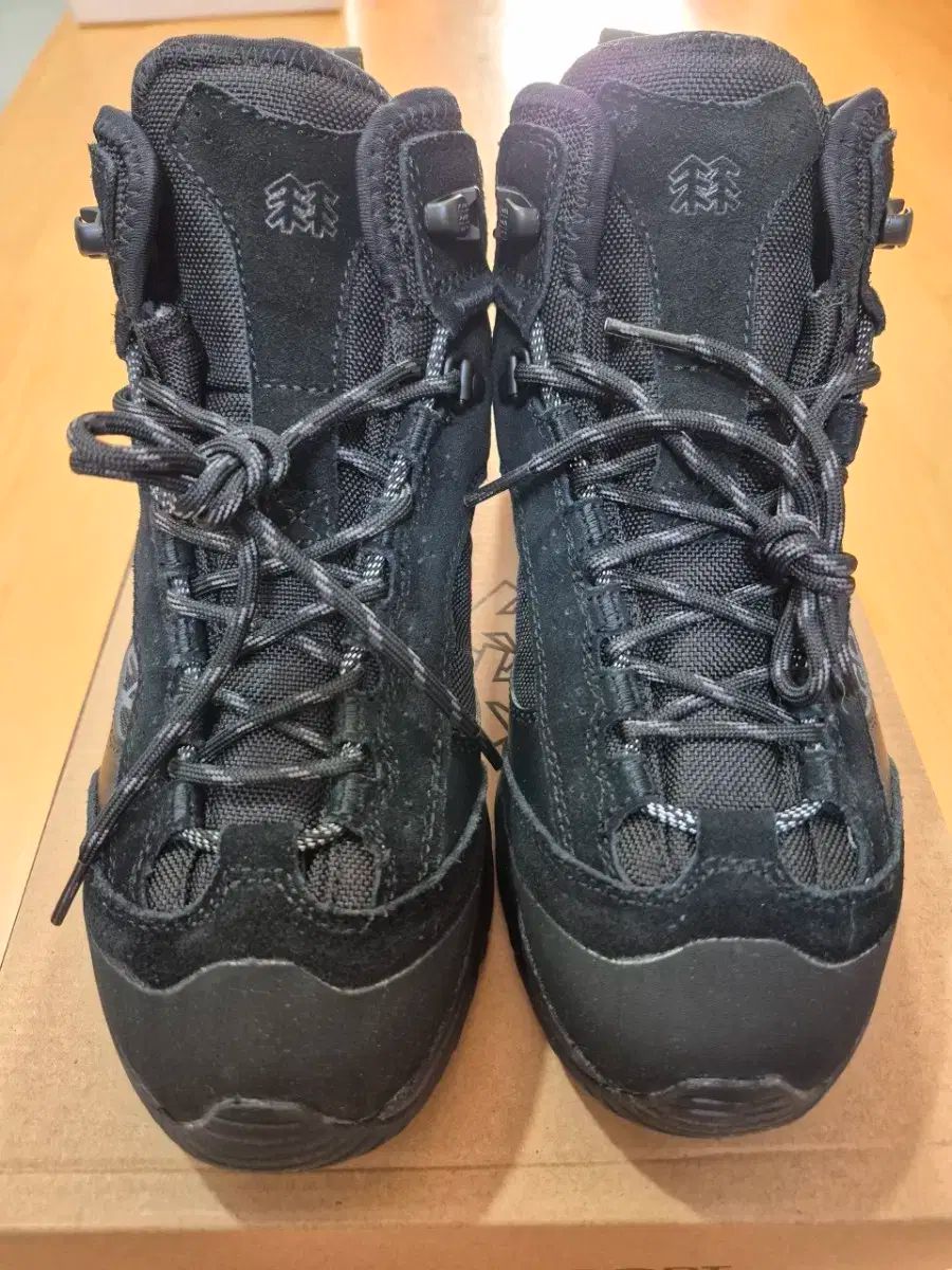 コーロンスポーツ ブラック 登山靴 トレッキングシューズ