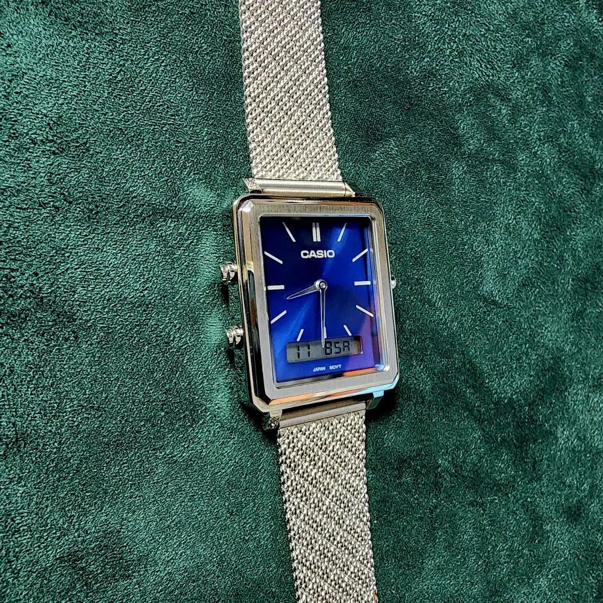 新モデル CASIO カシオ MTP B 205 デニム盤 アナデジ メンズ