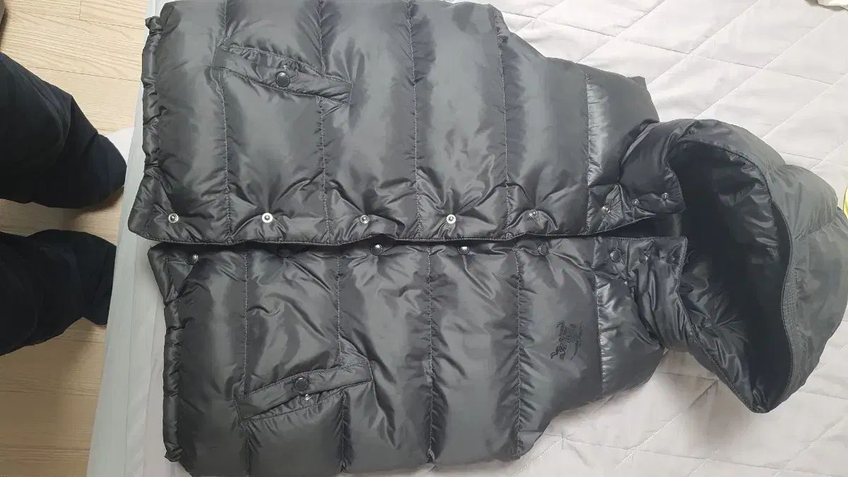 バーバリー リバーシブル ダウンベスト