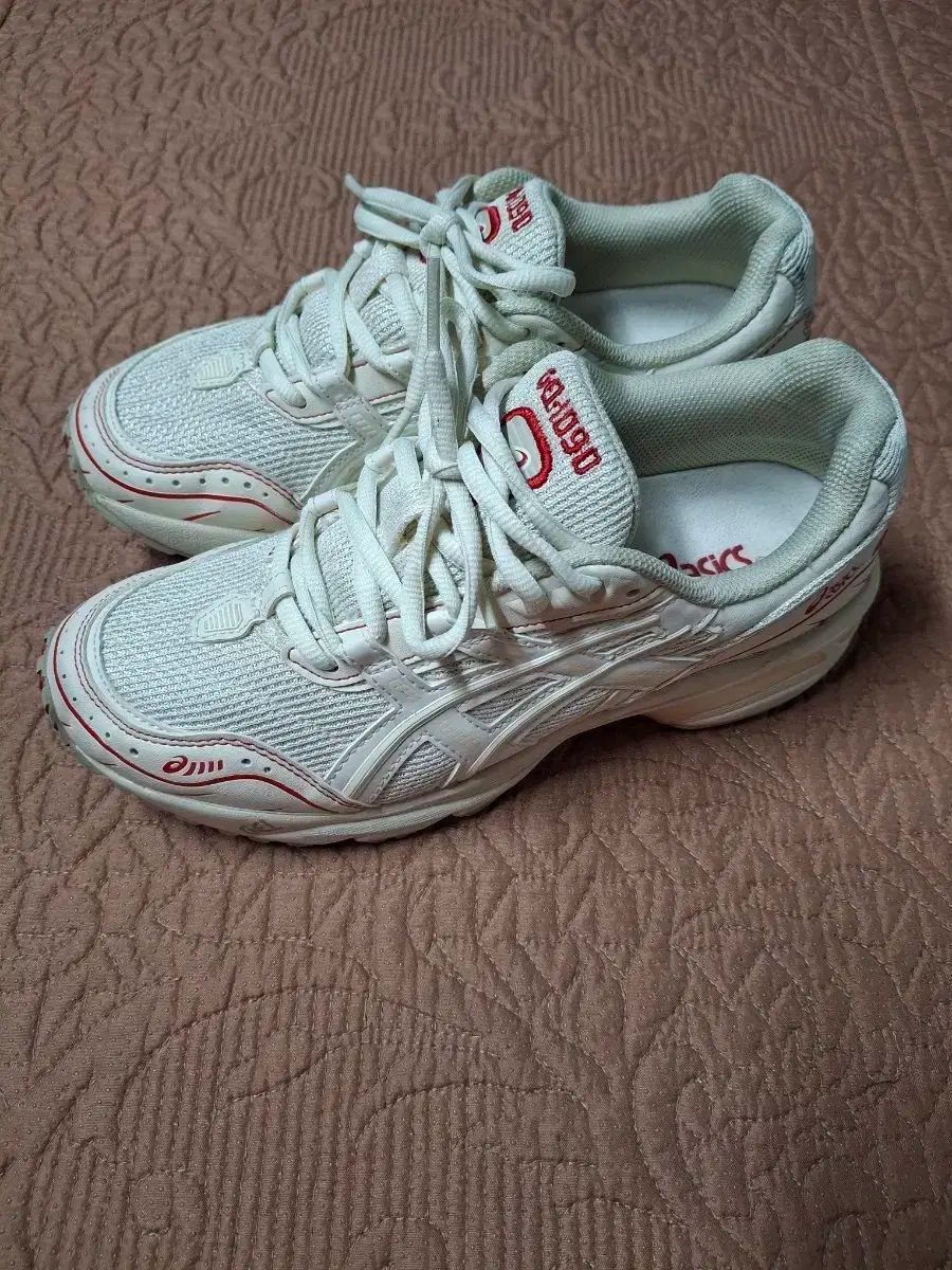 240 アシックス ゲル1090 スニーカー 240 2069