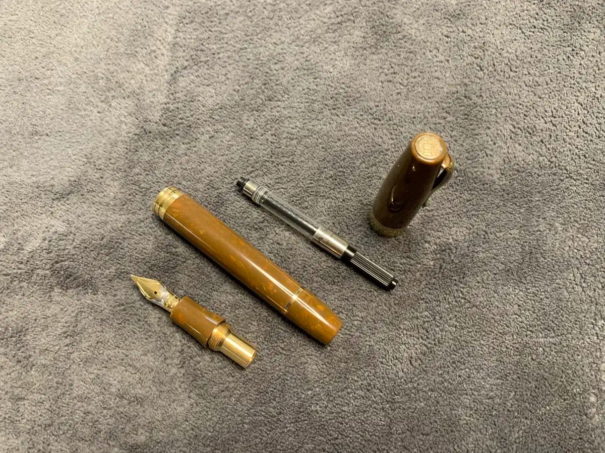 モデル 万年筆