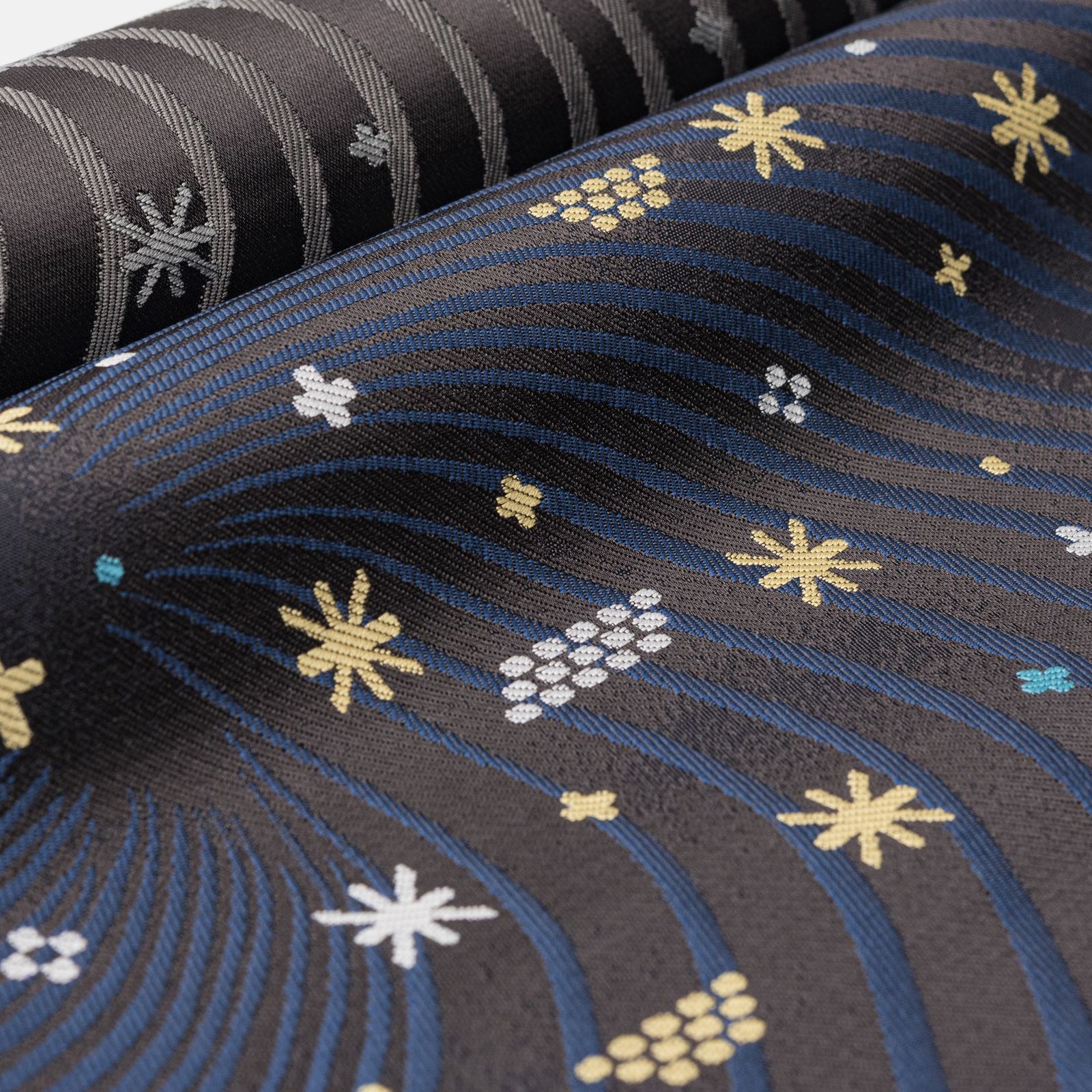 お仕立て付き 本場筑前博多織 紋八寸 キラキラ模様